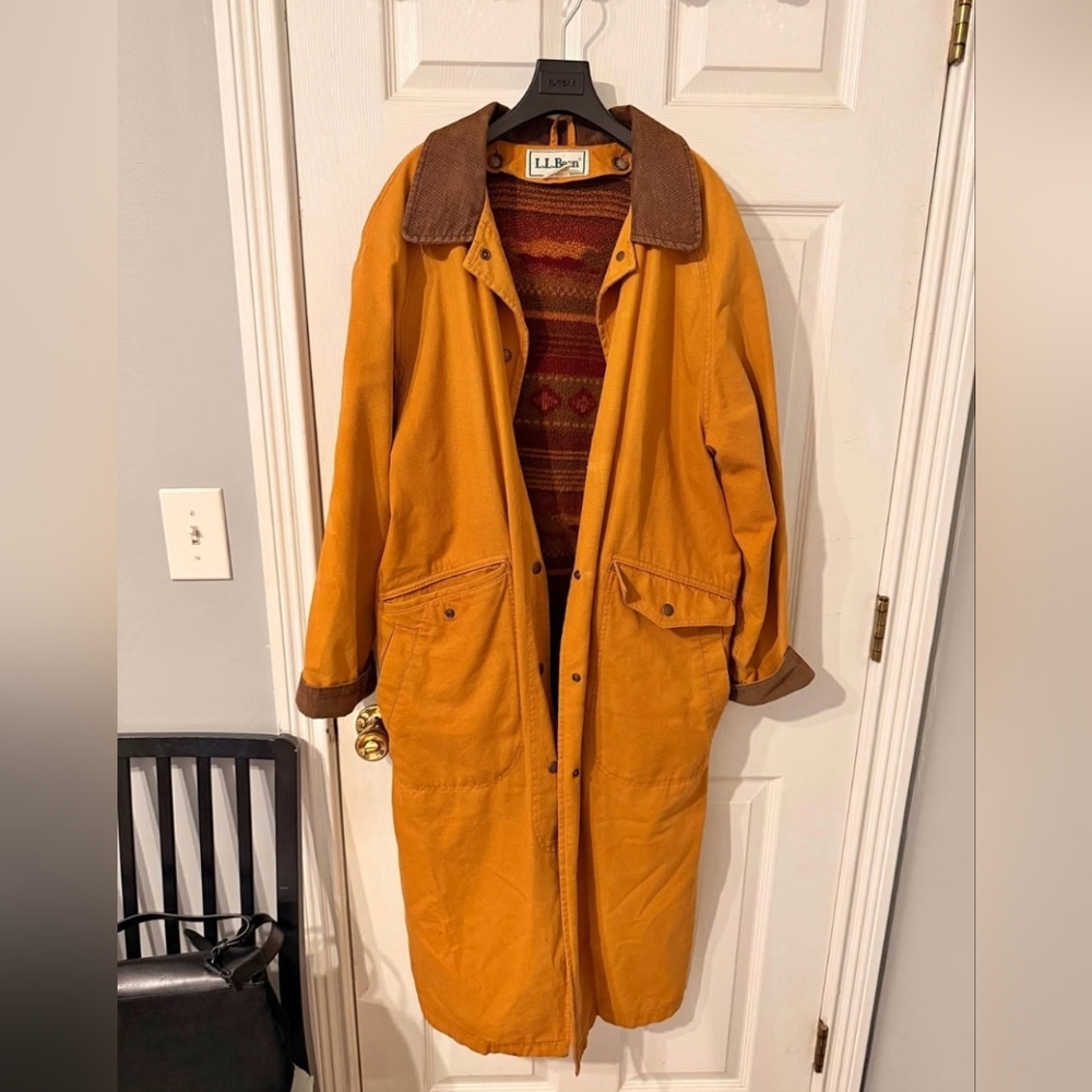 Vintage L.L. Bean Long Canvas Jacket w/ Sherpa Lining Size Medium P Made in USA